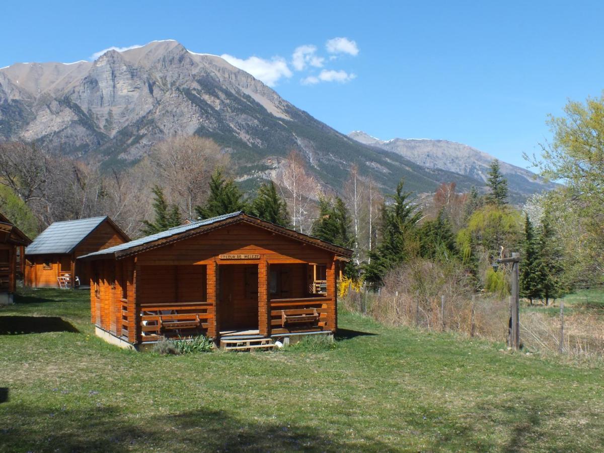 Camping, Hotel De Plein Air Les Cariamas Chateauroux-les-Alpes Exterior foto